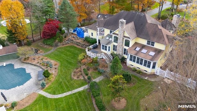 8 Stony Point Road, Oakland, NJ 07436