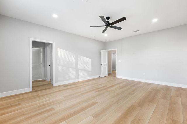 1328 Green Briar Drive, Huntsville, TX 77340