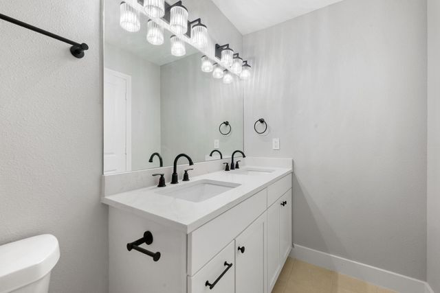 1328 Green Briar Drive, Huntsville, TX 77340