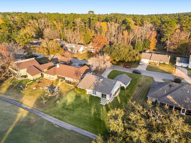 1328 Green Briar Drive, Huntsville, TX 77340