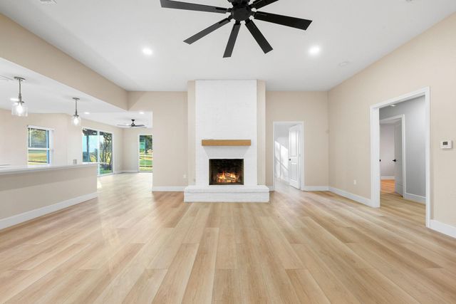 1328 Green Briar Drive, Huntsville, TX 77340