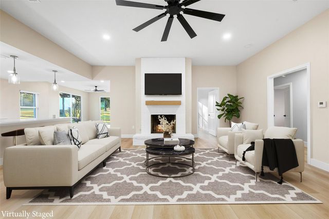 1328 Green Briar Drive, Huntsville, TX 77340