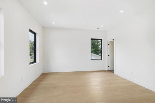 4216 KNOWLES AVE, Kensington, MD 20895