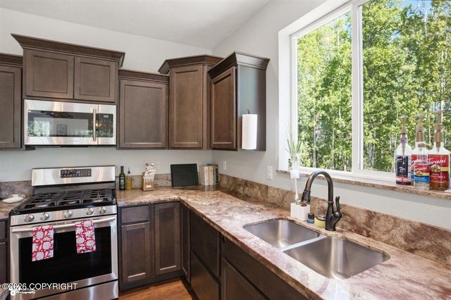 6655 S Settlers Bay Drive, Wasilla, AK 99623