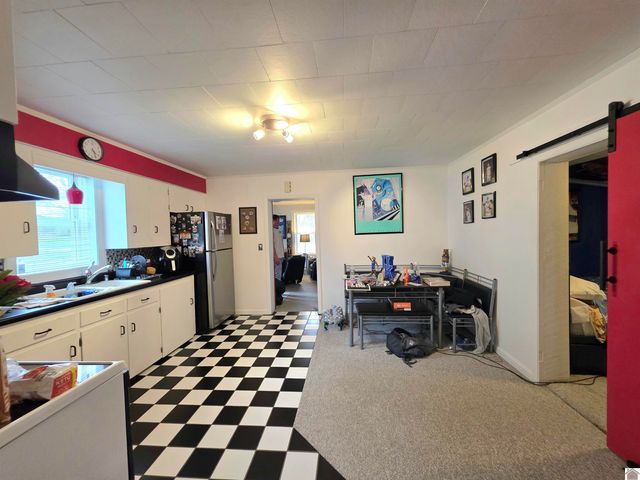 1498 Coopertown Rd, Murray, KY 42071