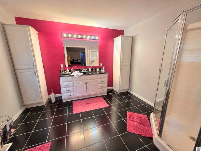 1498 Coopertown Rd, Murray, KY 42071