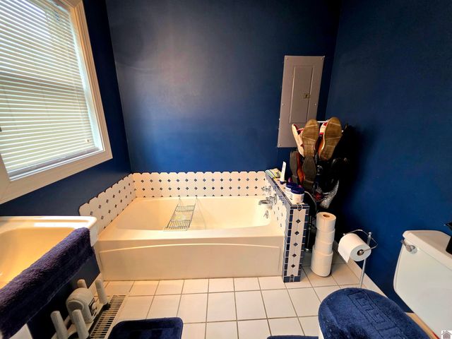 1498 Coopertown Rd, Murray, KY 42071