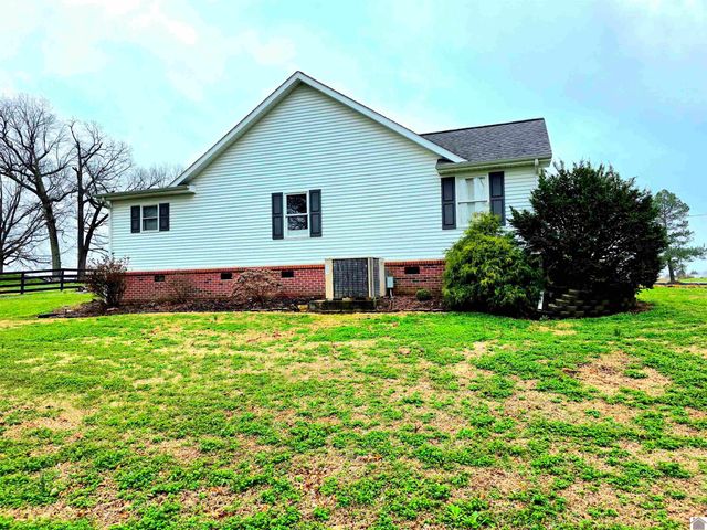 1498 Coopertown Rd, Murray, KY 42071