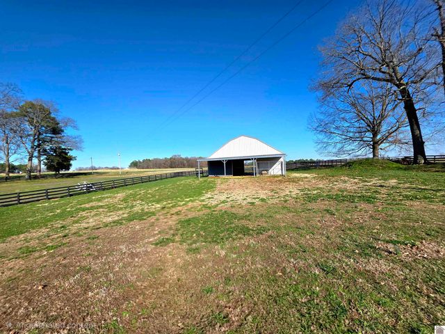 1498 Coopertown Rd, Murray, KY 42071
