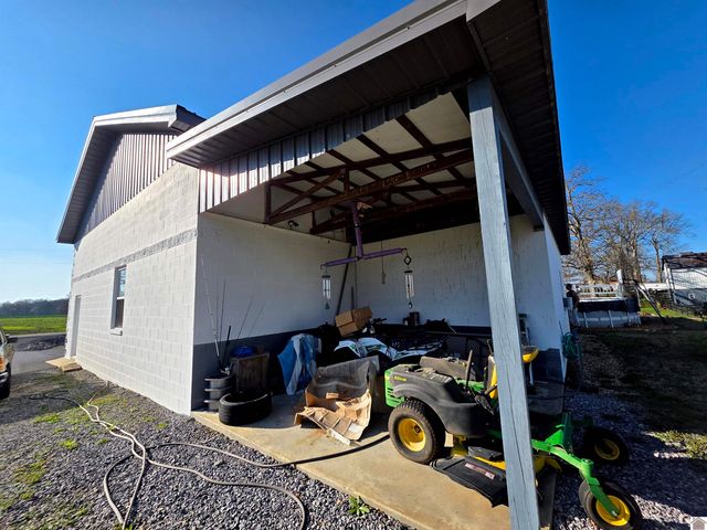 1498 Coopertown Rd, Murray, KY 42071