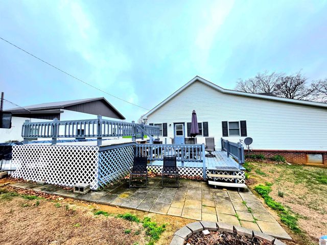 1498 Coopertown Rd, Murray, KY 42071