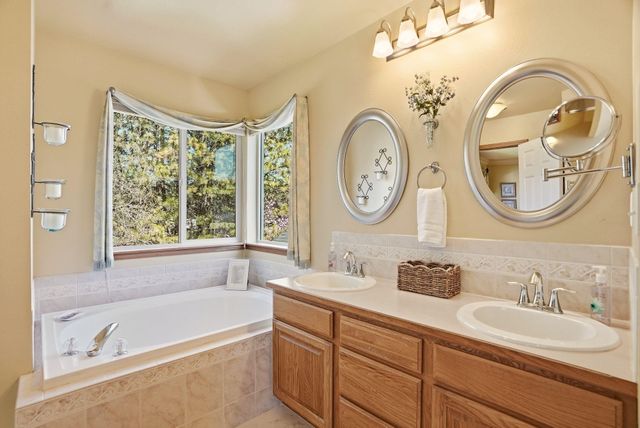 11607 N Ashley Ln, Spokane, WA 99218