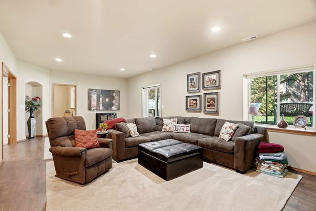 11607 N Ashley Ln, Spokane, WA 99218