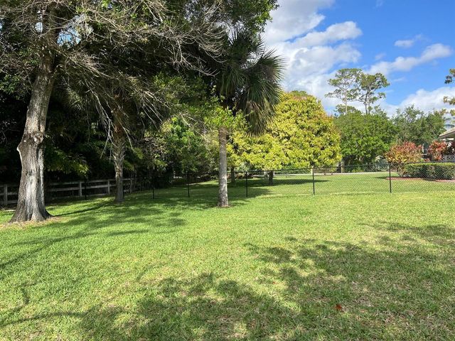 103 Squire Drive, Wellington, FL 33414