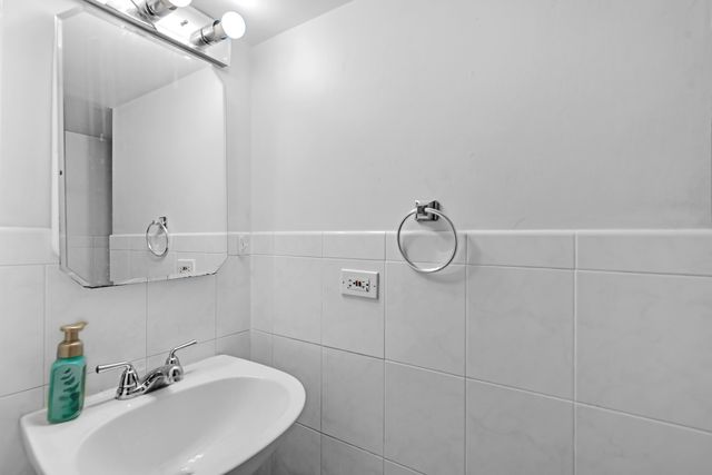 5032 Crain Street, Skokie, IL 60077