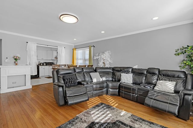 5032 Crain Street, Skokie, IL 60077