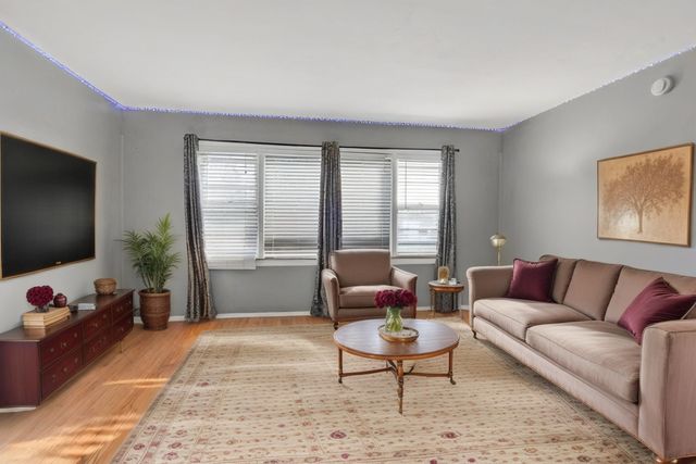 5032 Crain Street, Skokie, IL 60077