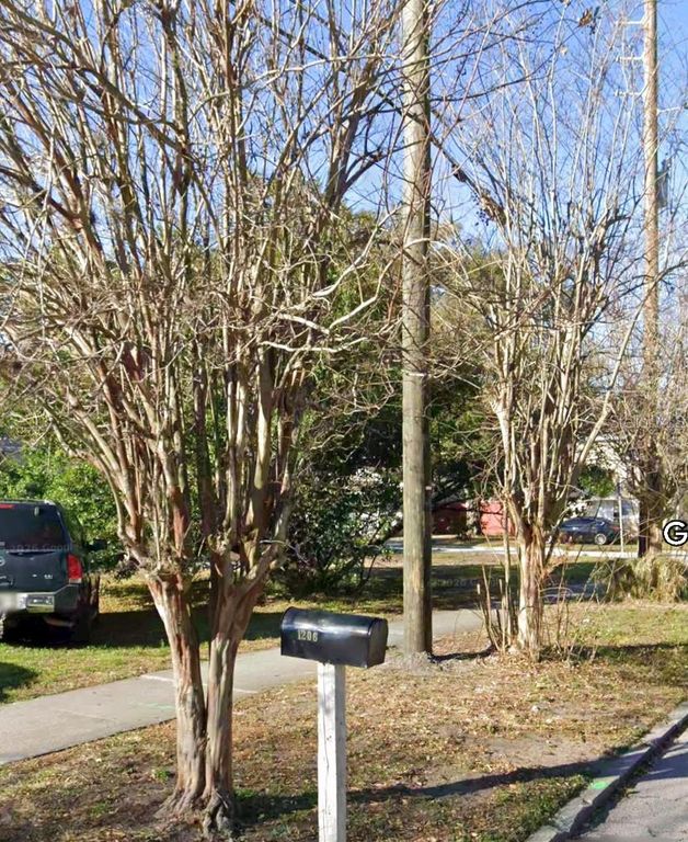 Image 5 of property listing at 1208 CARTER STREET, Orlando, FL 32805