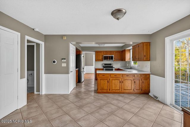 912 Bexley Drive, Perrysburg, OH 43551