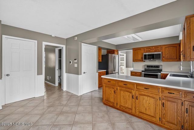 912 Bexley Drive, Perrysburg, OH 43551