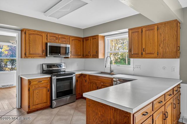 912 Bexley Drive, Perrysburg, OH 43551