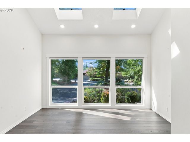 10225 Nw LEE St, Portland, OR 97229
