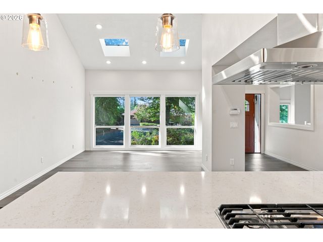 10225 Nw LEE St, Portland, OR 97229