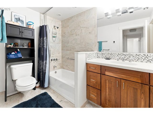 10225 Nw LEE St, Portland, OR 97229