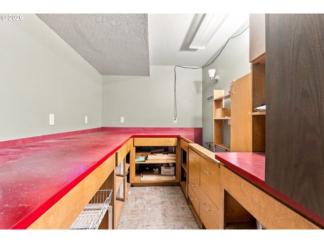 10225 Nw LEE St, Portland, OR 97229
