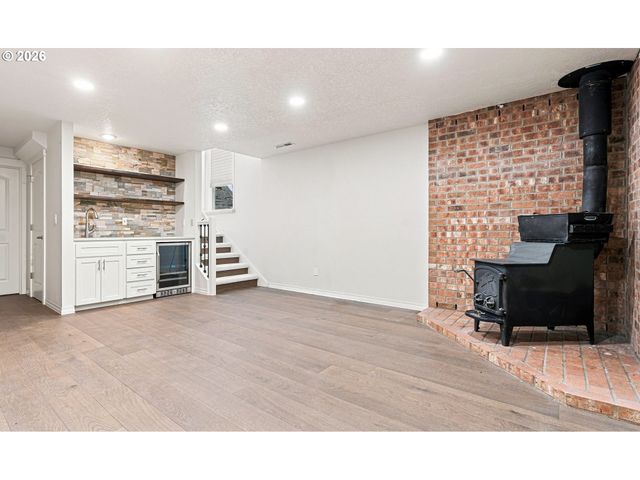 10225 Nw LEE St, Portland, OR 97229