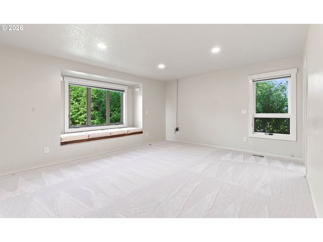 10225 Nw LEE St, Portland, OR 97229
