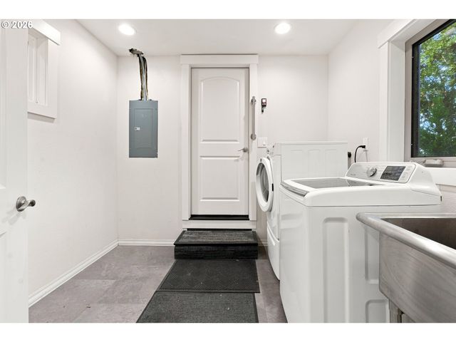 10225 Nw LEE St, Portland, OR 97229
