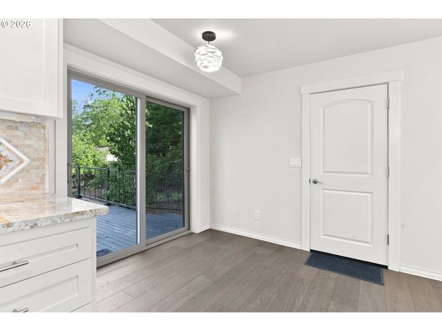 10225 Nw LEE St, Portland, OR 97229
