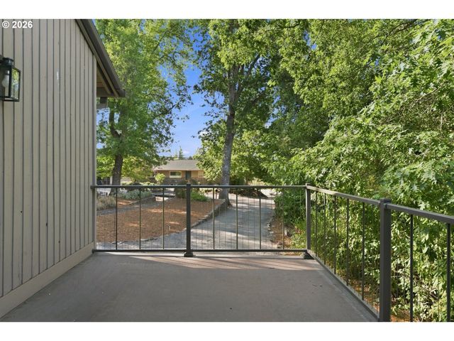 10225 Nw LEE St, Portland, OR 97229