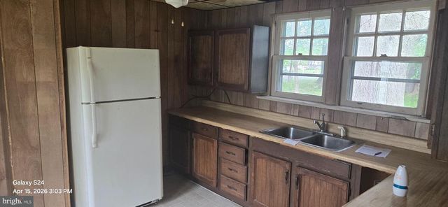 512 W FRANKLIN RD, Glassboro, NJ 08028