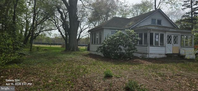 512 W FRANKLIN RD, Glassboro, NJ 08028