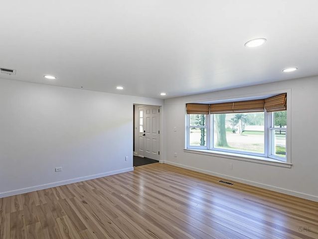 20901 N Catalpa Street, Deerfield, IL 60015