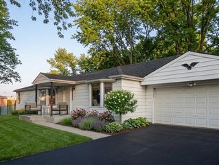 20901 N Catalpa Street, Deerfield, IL 60015