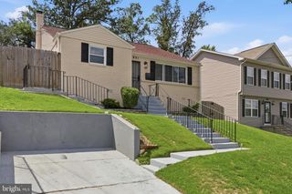 1821 CAMPBELL DR, Suitland, MD 20746