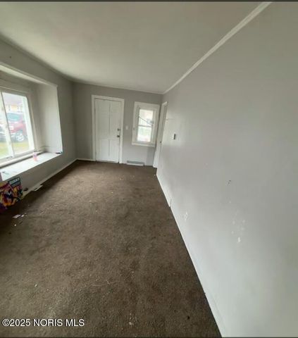 2433 Paradise Avenue, Toledo, OH 43613