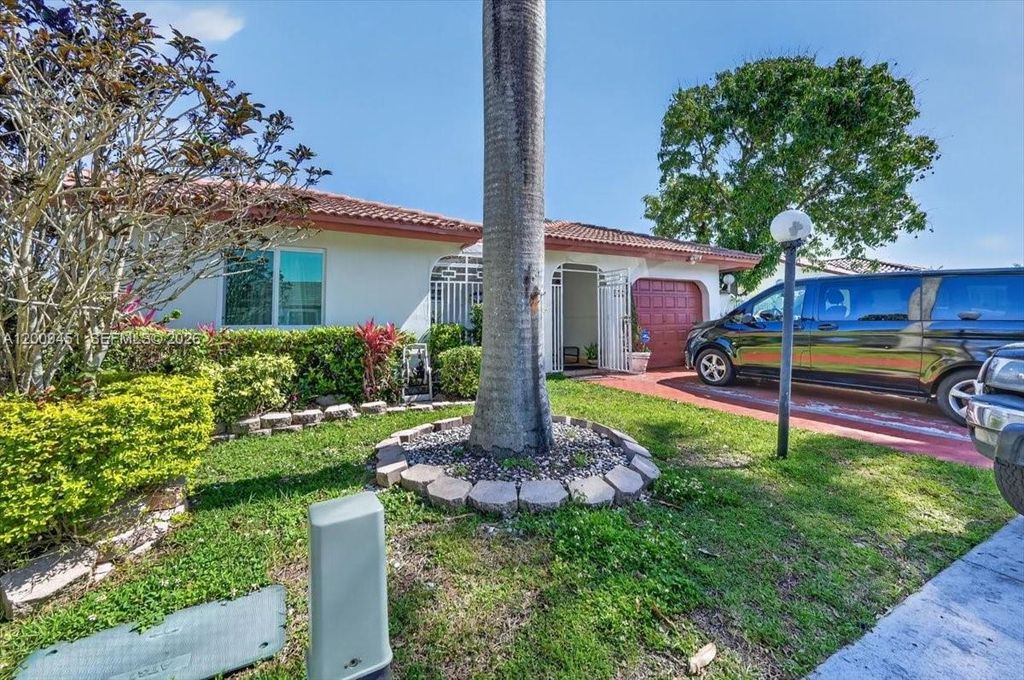 14313 SW 100th Lane, Miami, FL 33186