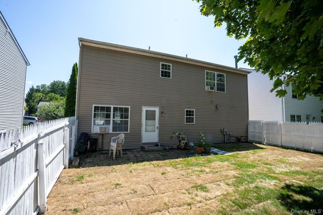 18 Mews Alley, Poughkeepsie, NY 12603