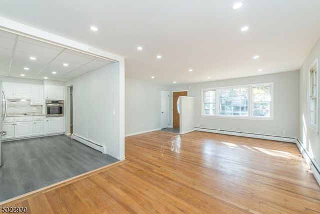 200 Conklintown Rd, Ringwood Boro, NJ 07456