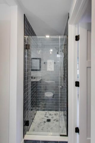 407 La Fox River Drive, Algonquin, IL 60102