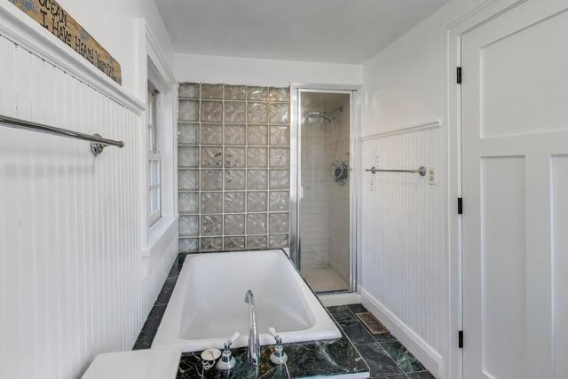 407 La Fox River Drive, Algonquin, IL 60102