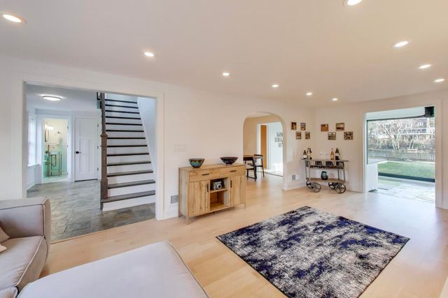 407 La Fox River Drive, Algonquin, IL 60102