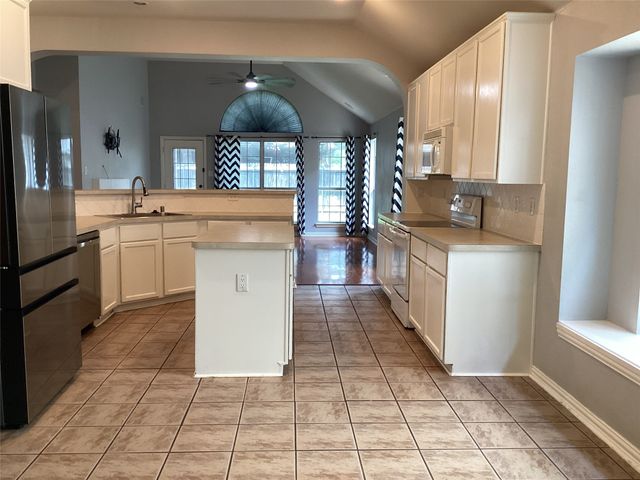 9121 Rose Court, Fort Worth, TX 76244