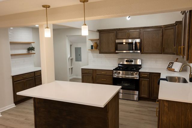 840 S Volutsia Ave, Wichita, KS 67211