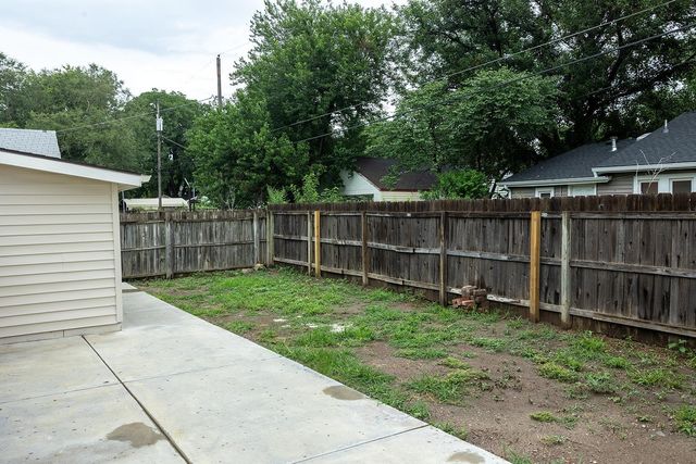 840 S Volutsia Ave, Wichita, KS 67211
