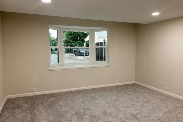 840 S Volutsia Ave, Wichita, KS 67211